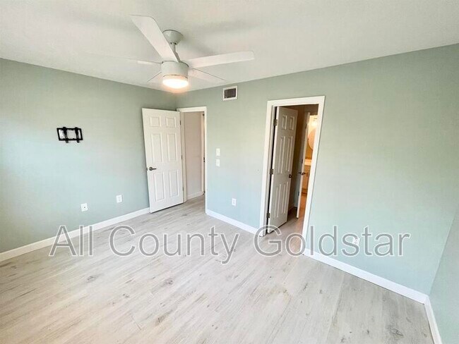 Building Photo - 4410 Warren Ave