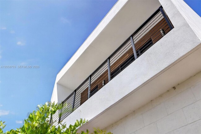 Building Photo - 16709 Botaniko Dr N