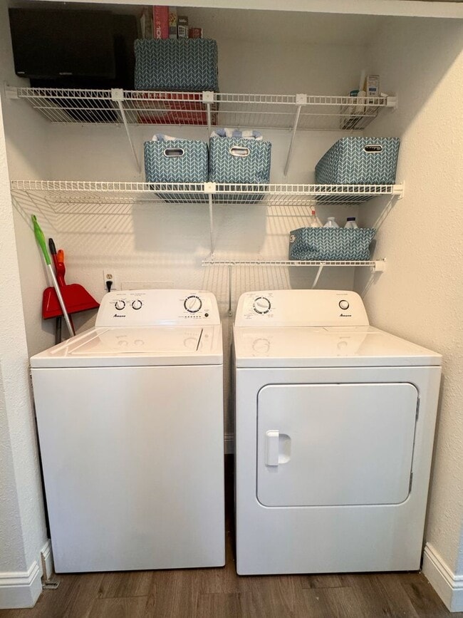 Building Photo - Welcome to Your Dream Home in the Heart of Largo!