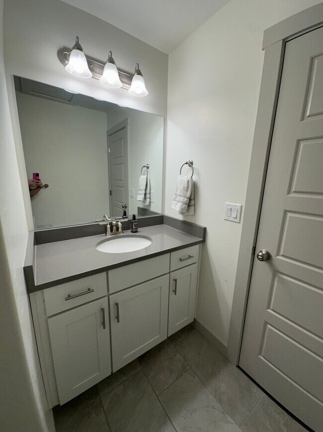 Building Photo - GORGEOUS Bountiful Home!!!