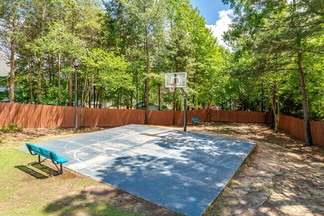 Building Photo - Idyllic 3-bed, 2.5 bath in the desirable W...