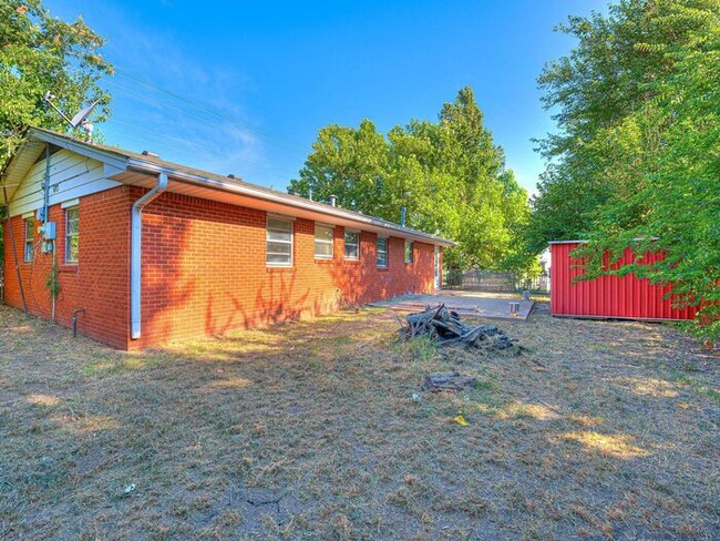 Building Photo - 3 Bed/1.5 Bath House Near Norman North HS