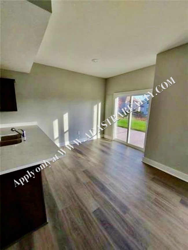 Building Photo - Nice 3 Bed 3 Bath Townhome in Louisburg -A...