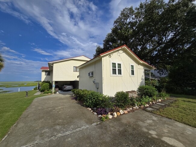 Building Photo - 337 Dogwood Ln