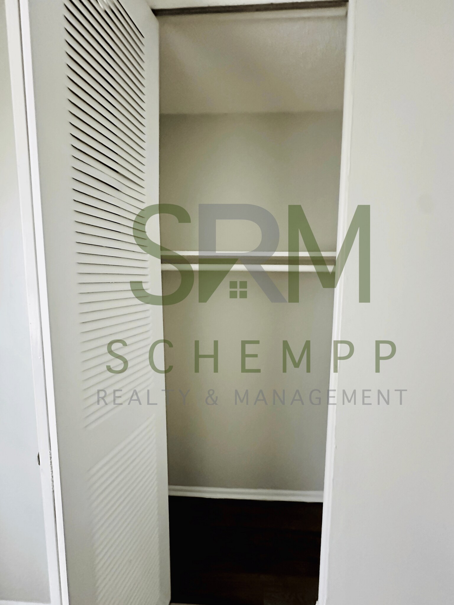 Building Photo - 5616 Lagoona Dr