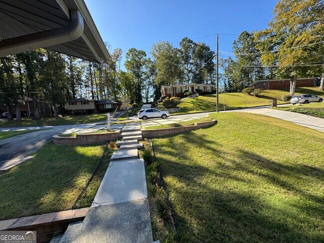 Building Photo - 995 Fleetwood Cir SW