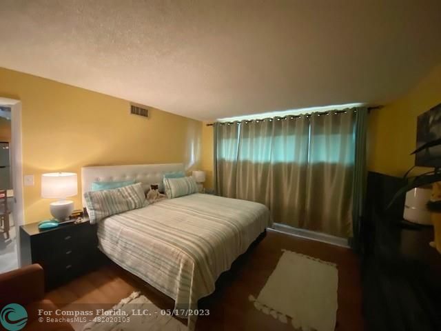 Building Photo - 9220 S Hollybrook Lake Dr