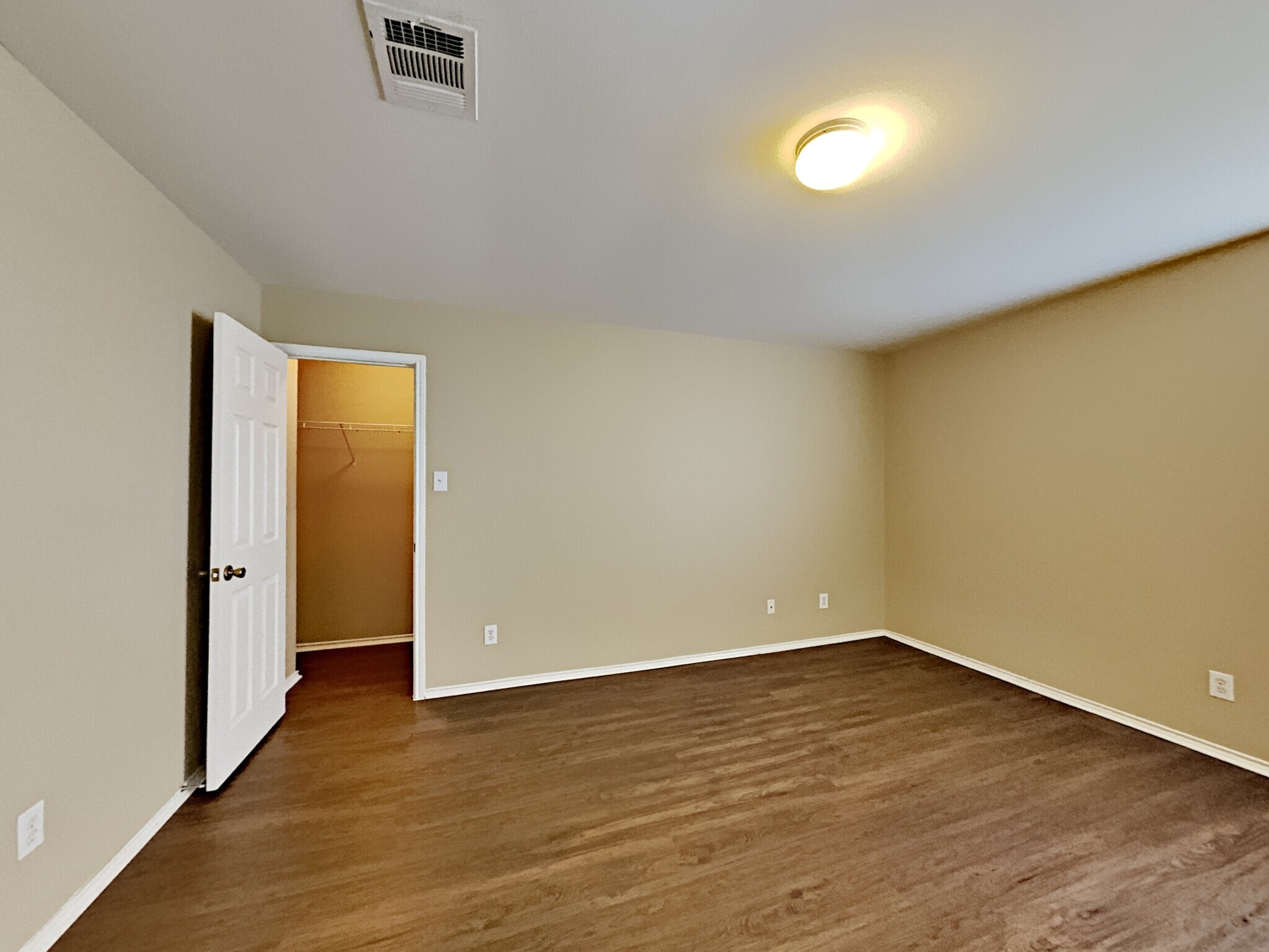 Building Photo - 6907 Macaway Crk