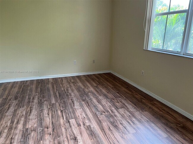 Building Photo - 16620 SW 47th Terrace