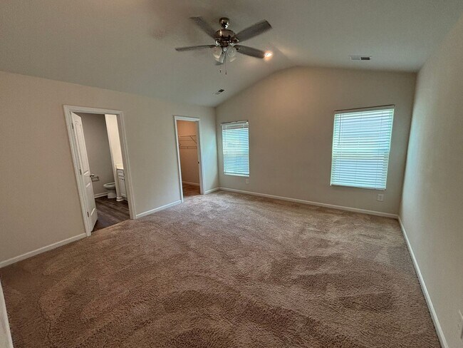Building Photo - 127 Sundew Rd