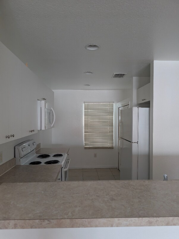 Building Photo - 5752 Sabal Trace Dr