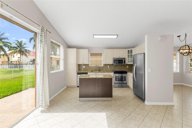Building Photo - 363 NW 158th Ave