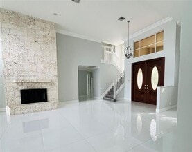 Building Photo - 1243 Manor Dr S