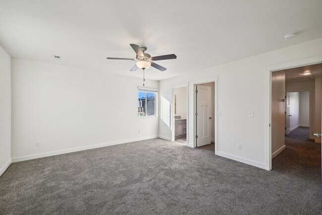 Building Photo - Dublin Farms Townhomes