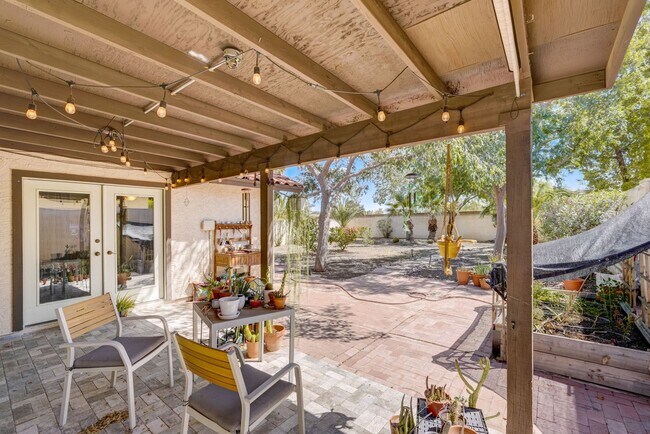 Building Photo - Highly sought after Marlborough Park Estates neighborhood!