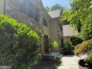 Building Photo - 1714 Hickory Hill Rd