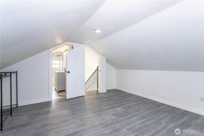 Building Photo - Beautifully Renovated 4-Bedroom Home in De...