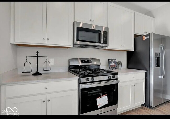 Building Photo - 15243 Farrington Rd