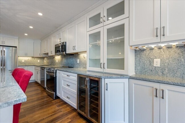 Building Photo - 100 Ledgewood Dr