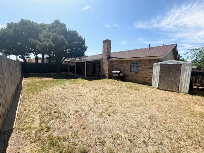 Building Photo - 3 Bed 2 Bath Ready To Rent ASAP!