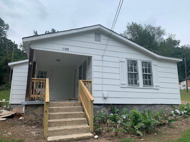 Building Photo - Home in Hixson TN