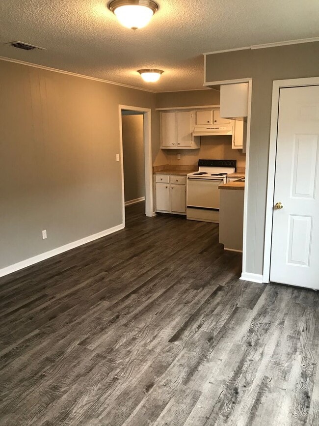 Building Photo - Available Now For Rent