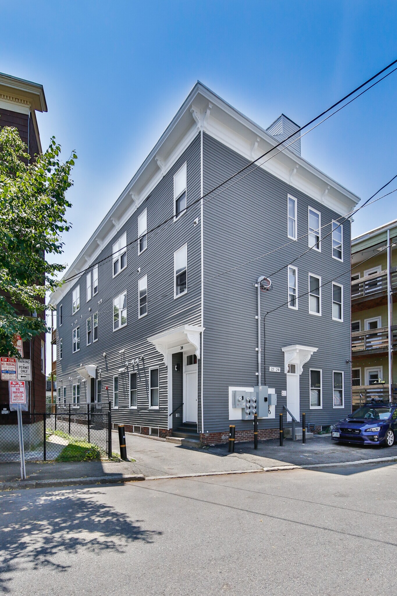 Building Photo - 22 Clary St