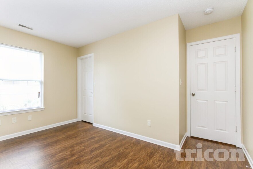 Building Photo - 345 Bent Stream Ln