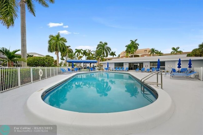 Building Photo - 460 Paradise Isle Blvd