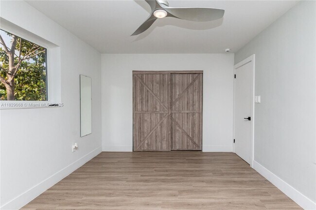 Building Photo - 2302 Funston St