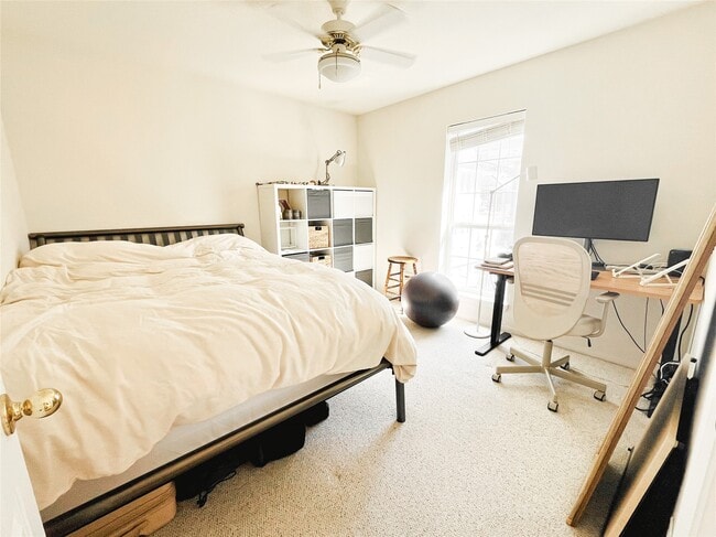 Building Photo - 3127 Bernardo De Galvez Ave