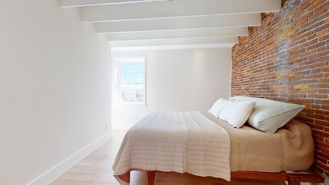 Building Photo - 1 Liberty St