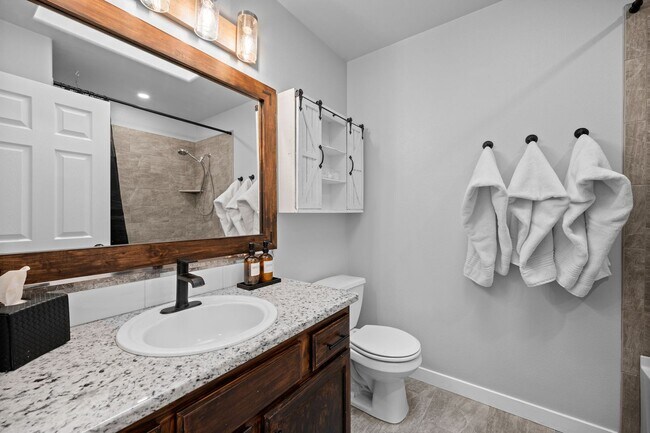 Building Photo - Gorgeous Liberty Lake 5 Bedroom Home!