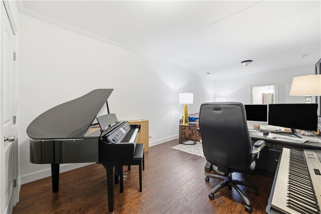 Building Photo - 1295 Cumberland Rd NE