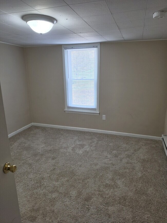 Building Photo - Cute Stoneville Bungalow