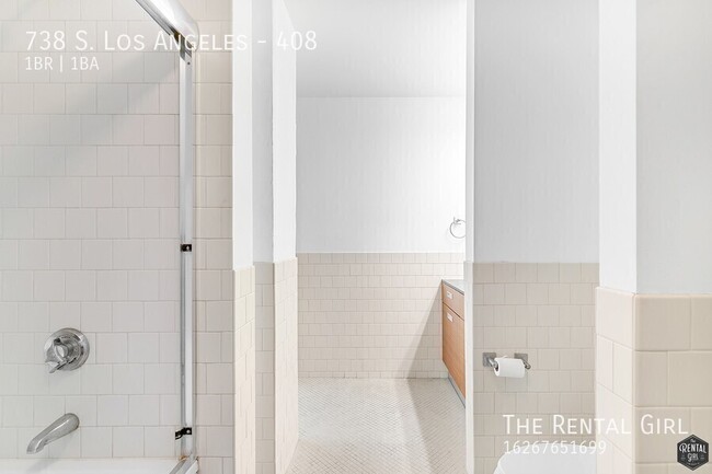 Building Photo - 738 S Los Angeles St