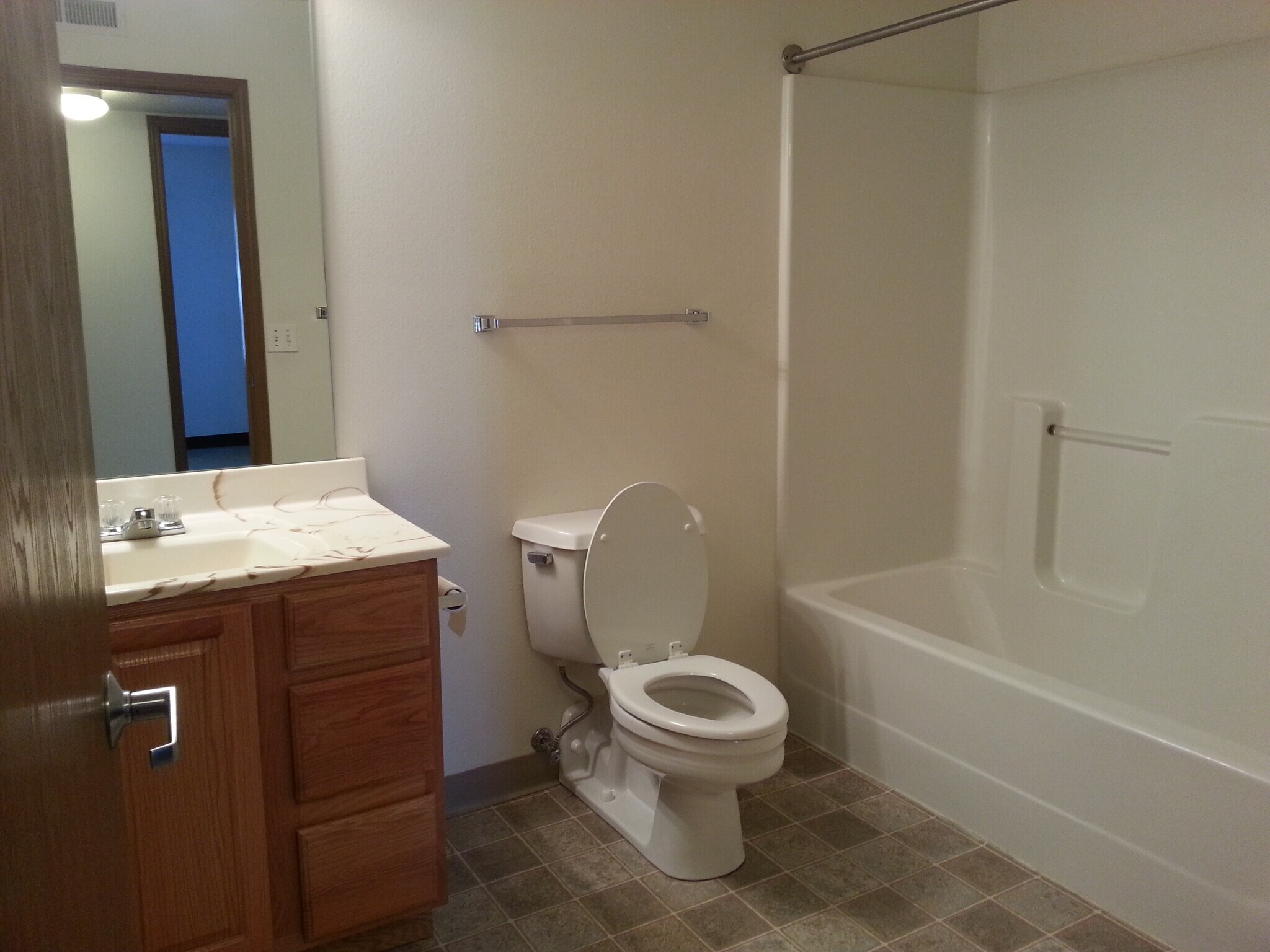 Building Photo - 943 S Gilbert St