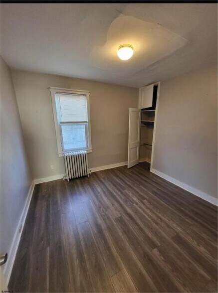 Building Photo - 127 Liverpool Ave