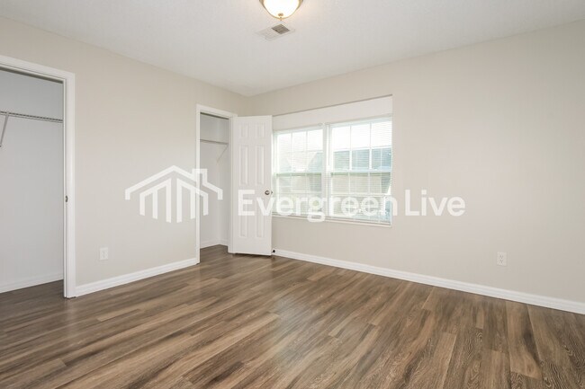 Building Photo - 3946 Chelsea Hill Dr