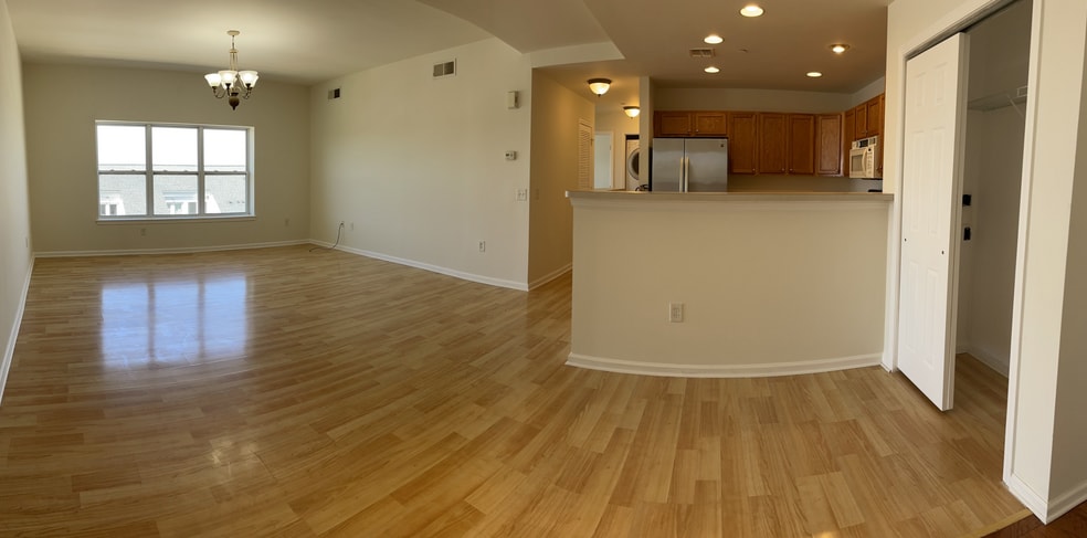 Building Photo - 358 Rector St