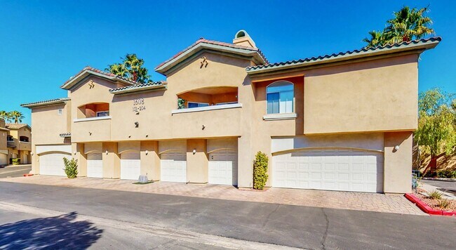 Building Photo - Experience Las Vegas in style and comfort with this beautiful first-floor 3-bedroom condo