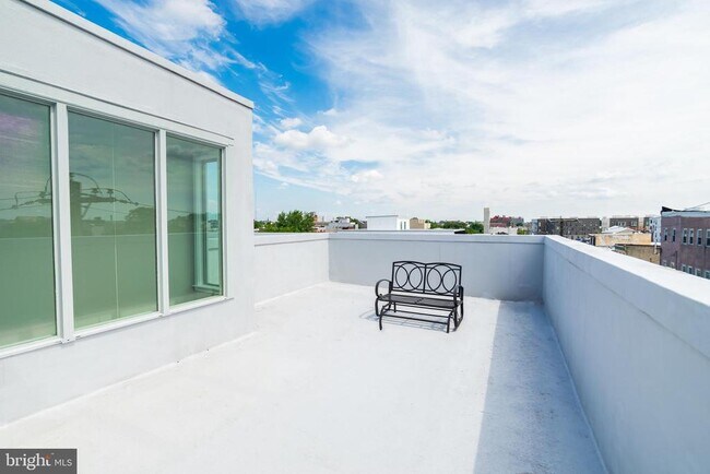 Building Photo - 2029 E Huntingdon St