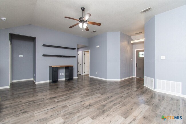 Building Photo - 1108 Copper Creek Dr