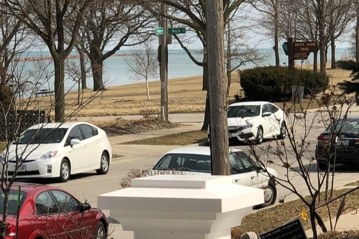 Lake and park views - 2727 S Shore Dr