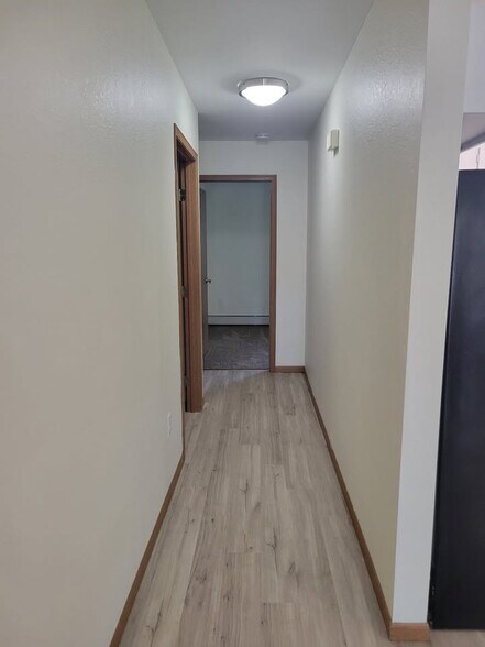 Building Photo - 703 S Main St