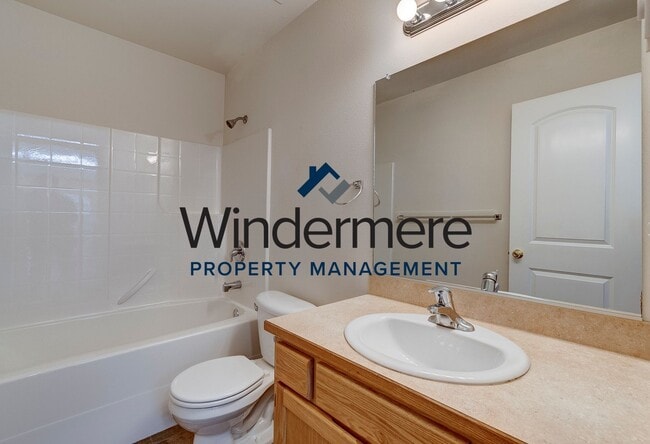 Building Photo - *Half Off First Month's Rent* 2 Bed 2 Bath...