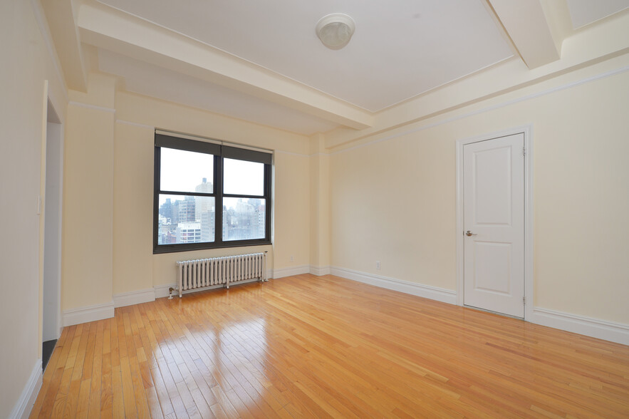 Building Photo - 204 Avenue A
