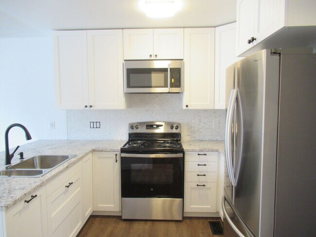 Building Photo - Adorable 1 bedroom with W/D
