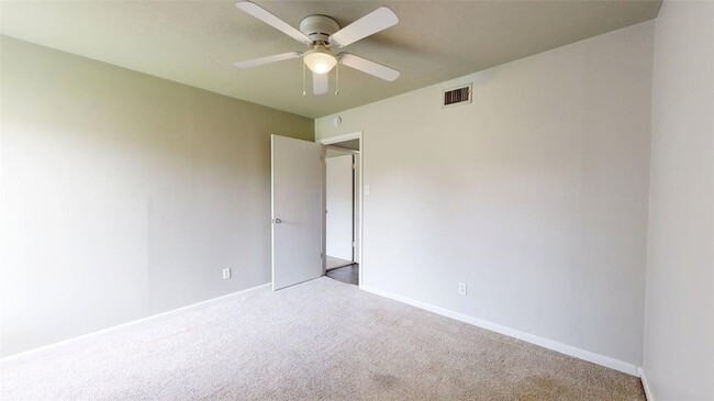 Building Photo - 3800 E 29th St