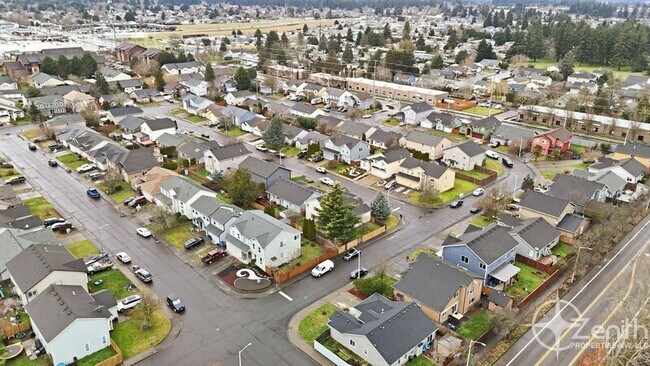 Building Photo - 17019 SE 3rd St